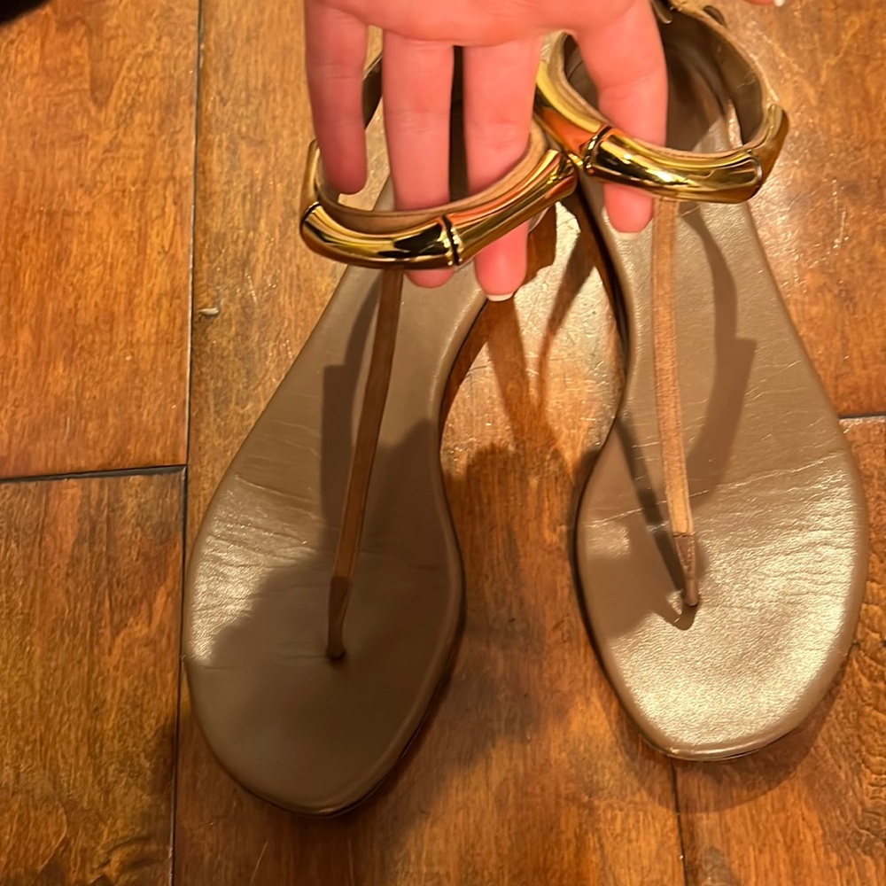 Gucci brown sandal! Great condition